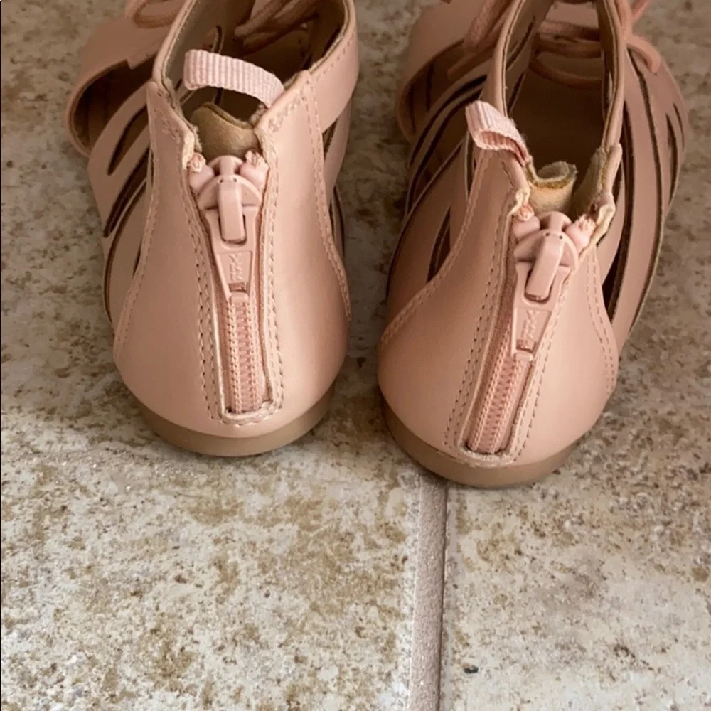 Old navy girl sandals with ties
